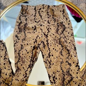 Varley Leggings size small med compression luxury athletic apparel